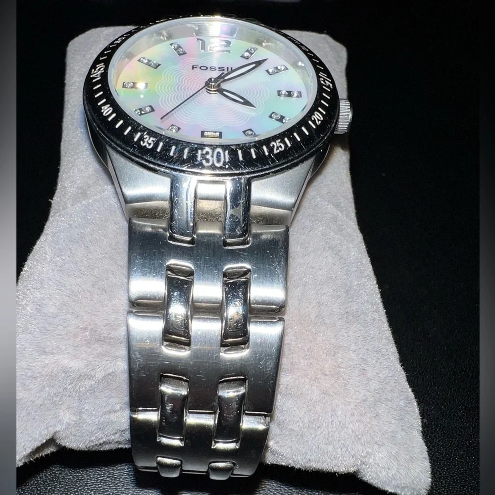 Fossil Watch with mother of pearl face - Picture 4 of 9